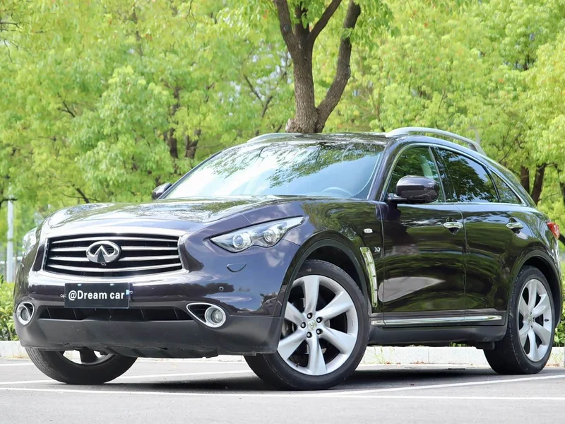 Infiniti QX70 — фото 1