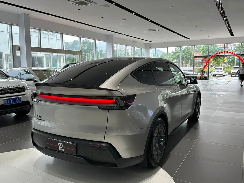 Tesla Model Y — фото 4