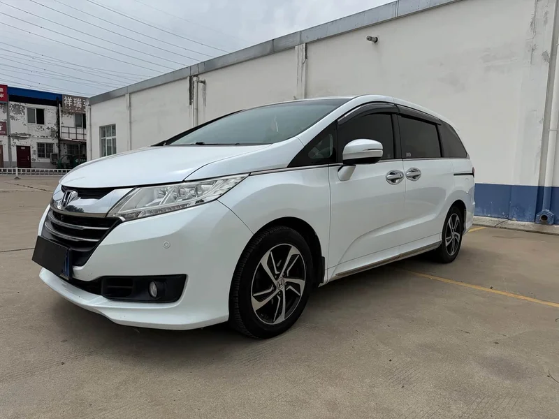Honda Odyssey — фото 1