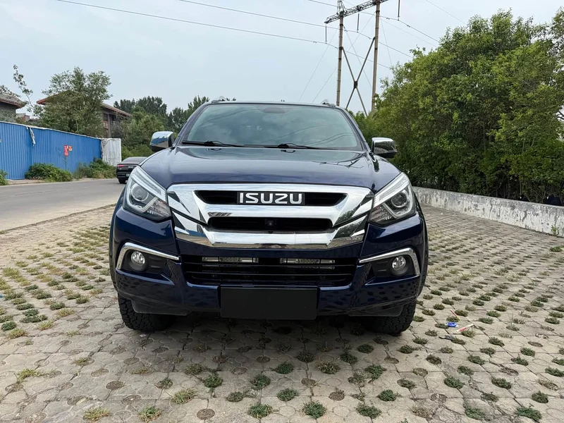 Isuzu D-MAX — фото 2