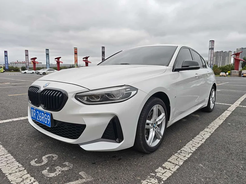 BMW 1-Series — фото 1