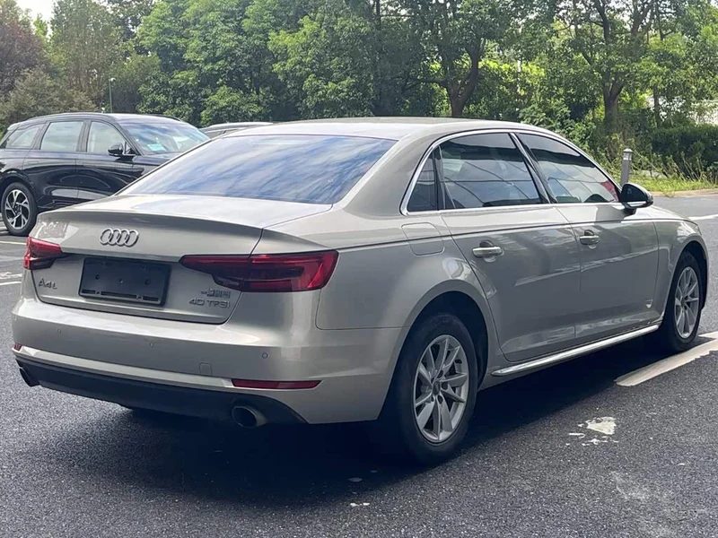 Audi A4L — фото 5