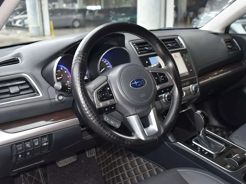 Subaru Outback — фото 14