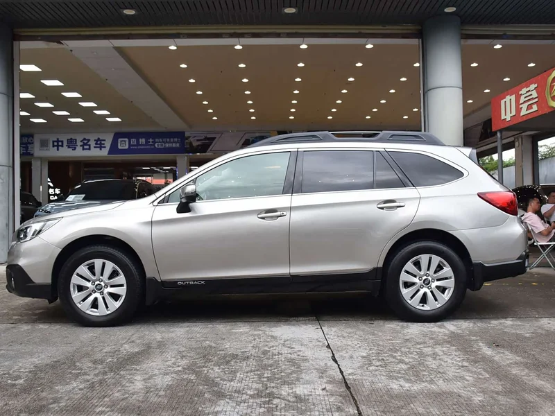 Subaru Outback — фото 4