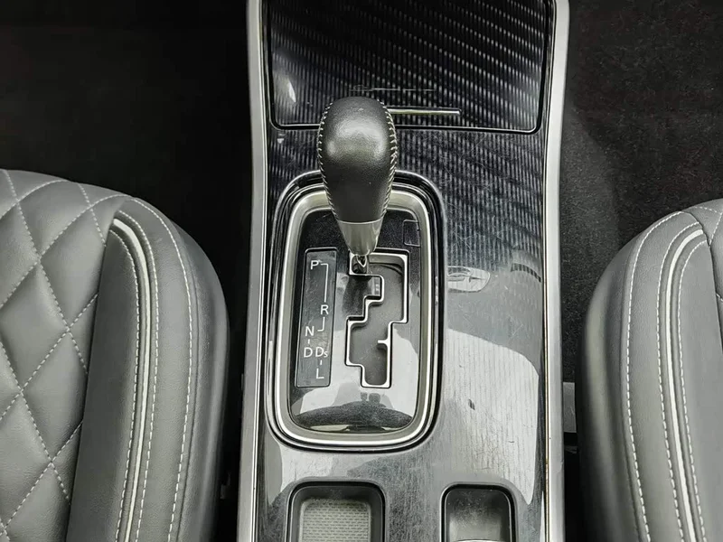 Mitsubishi Outlander — фото 13