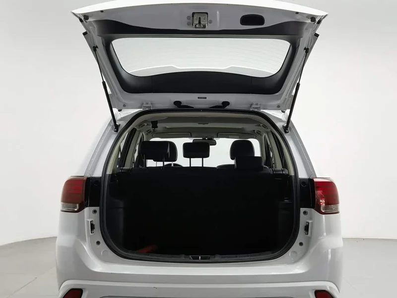 Mitsubishi Outlander — фото 16