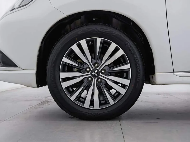 Mitsubishi Outlander — фото 17