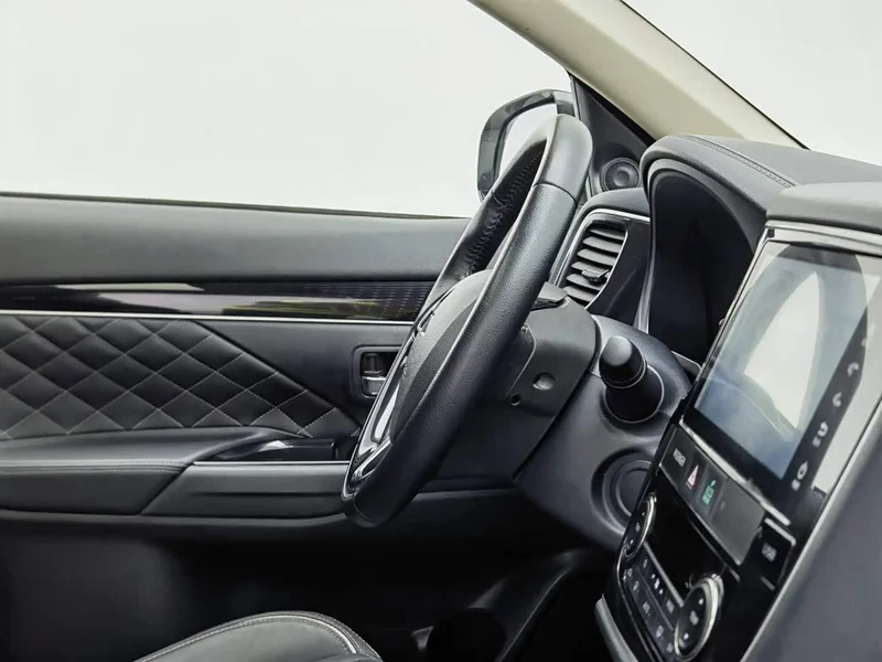 Mitsubishi Outlander — фото 22