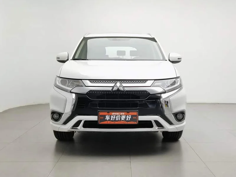 Mitsubishi Outlander — фото 3