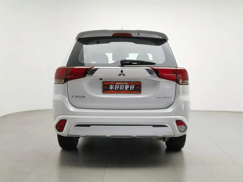 Mitsubishi Outlander — фото 4