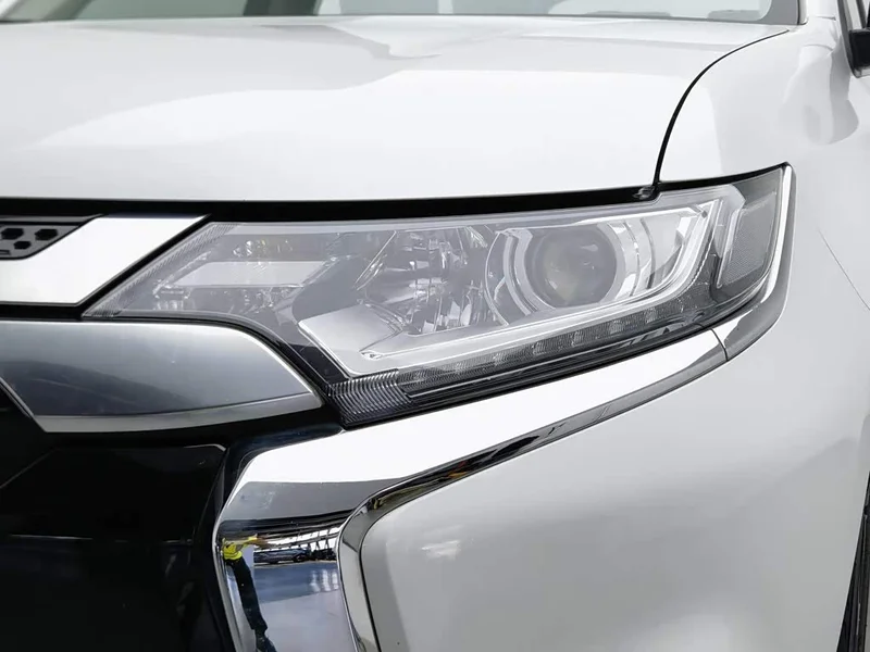 Mitsubishi Outlander — фото 7
