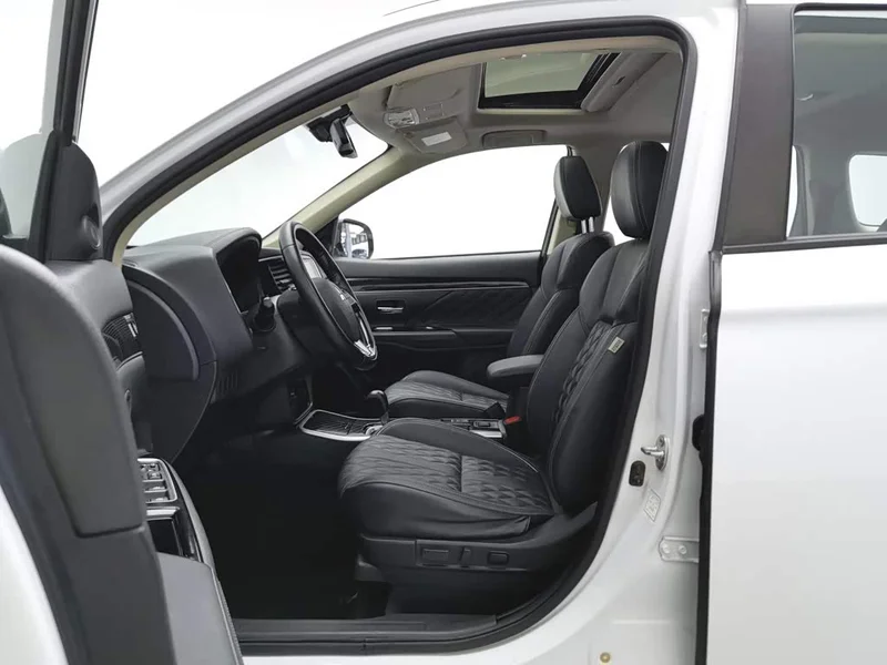 Mitsubishi Outlander — фото 10