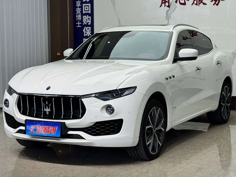 Maserati Levante — фото 1