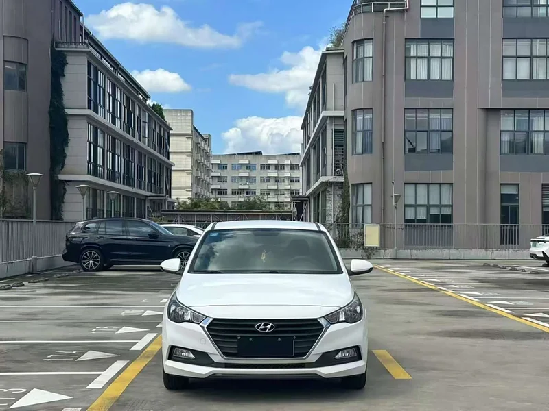 Hyundai Solaris — фото 2