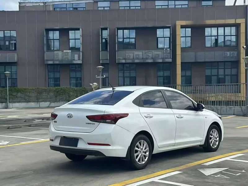 Hyundai Solaris — фото 7