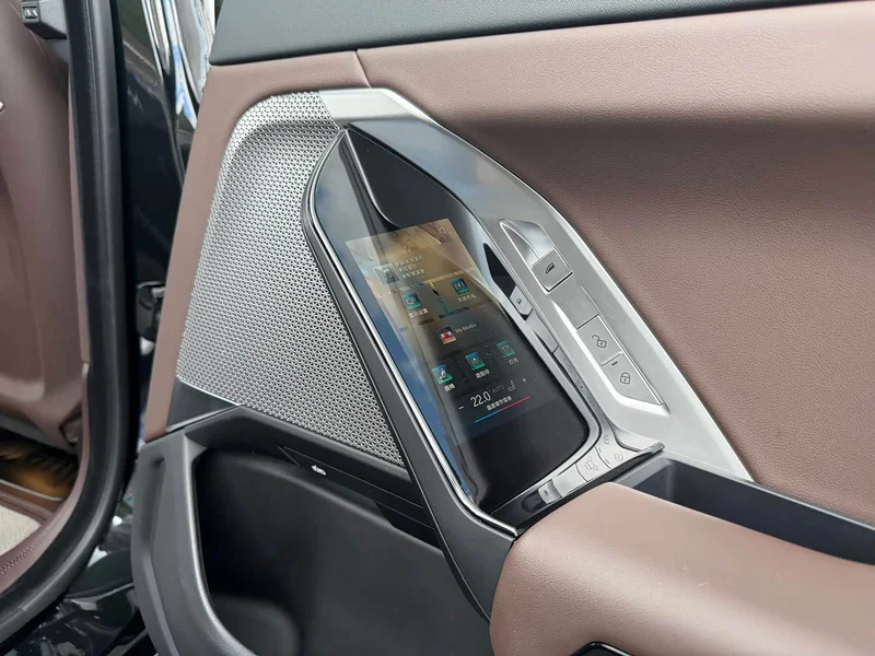 BMW i7 — фото 14
