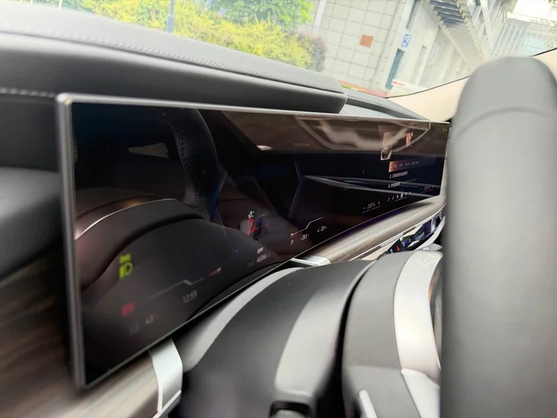 BMW i7 — фото 24