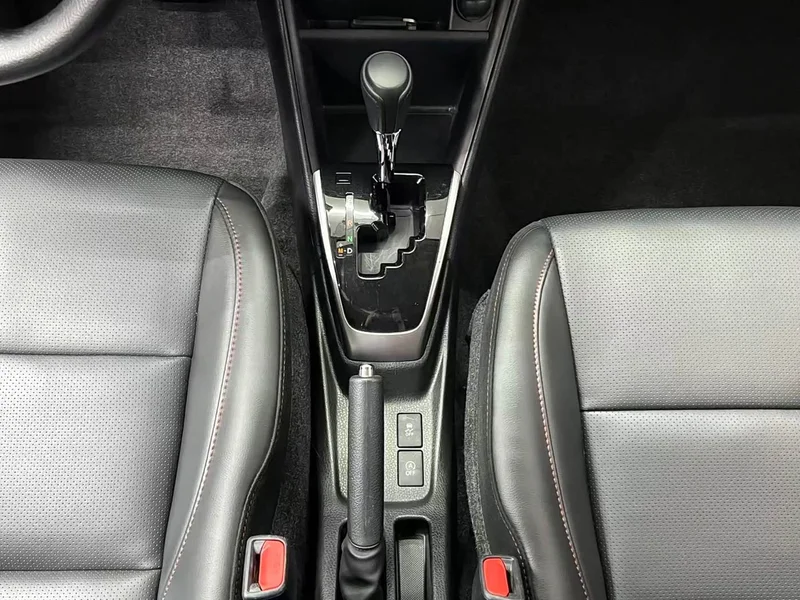 Toyota Yaris L — фото 11