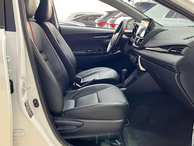 Toyota Yaris L — фото 17