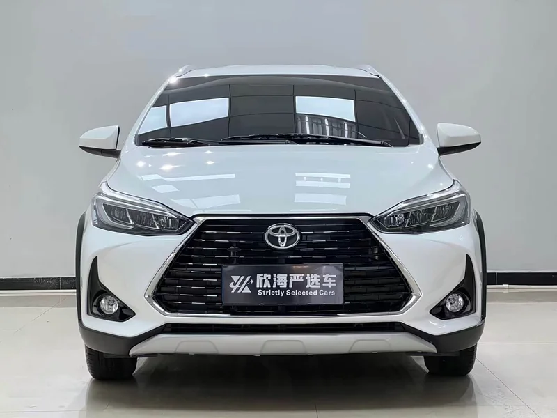 Toyota Yaris L — фото 2