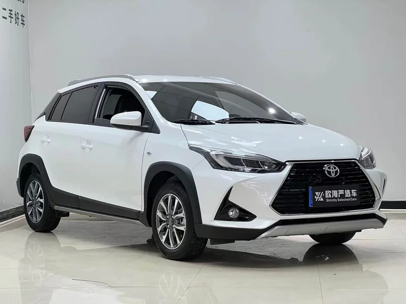 Toyota Yaris L — фото 3