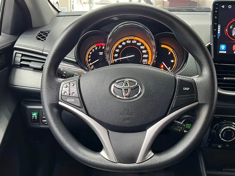 Toyota Yaris L — фото 9