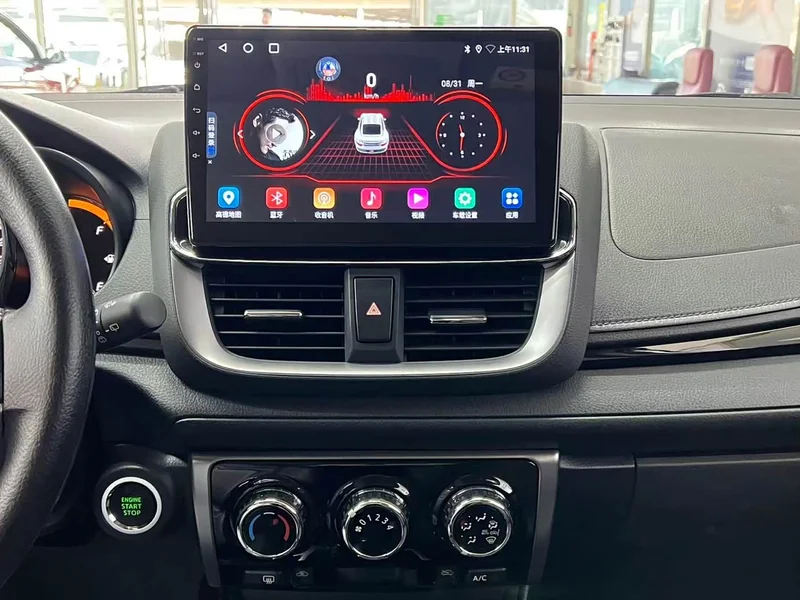 Toyota Yaris L — фото 10