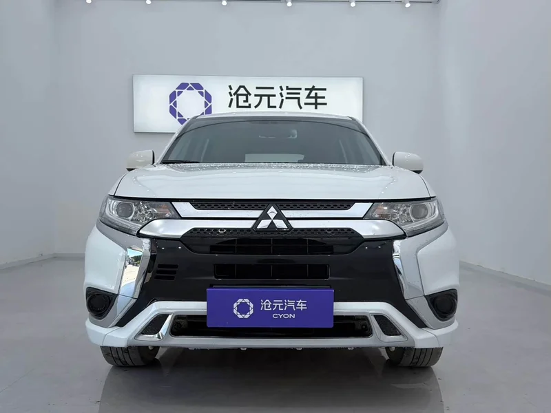 Mitsubishi Outlander — фото 2