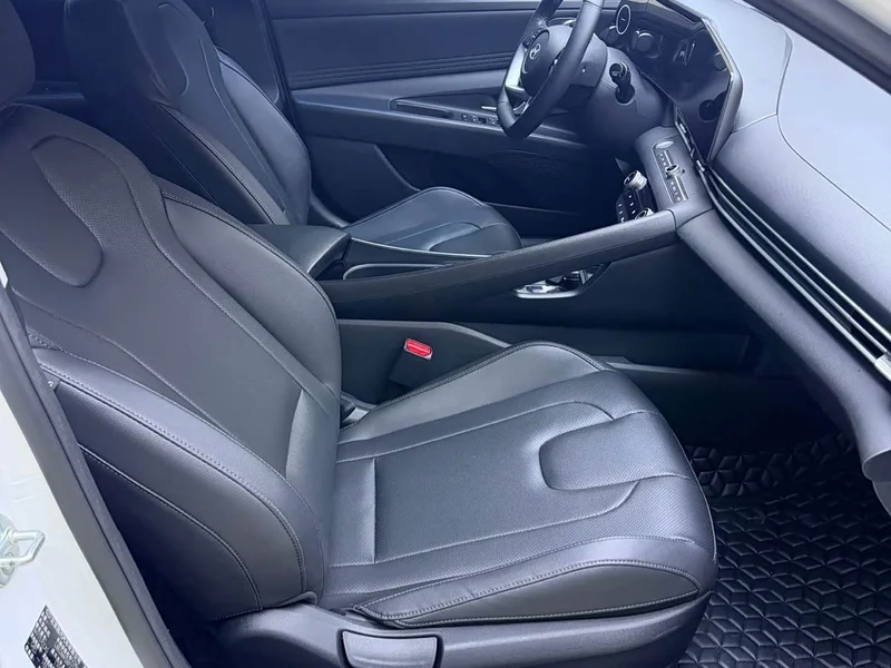 Hyundai Elantra — фото 11