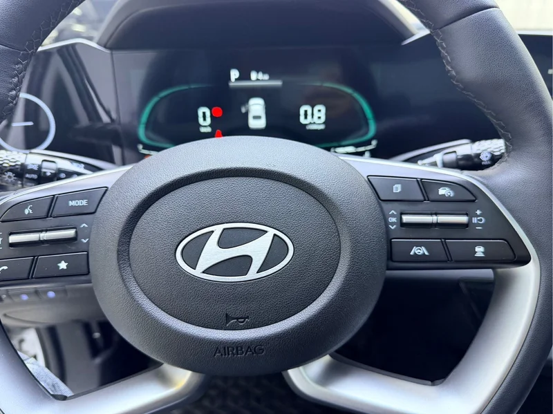 Hyundai Elantra — фото 16