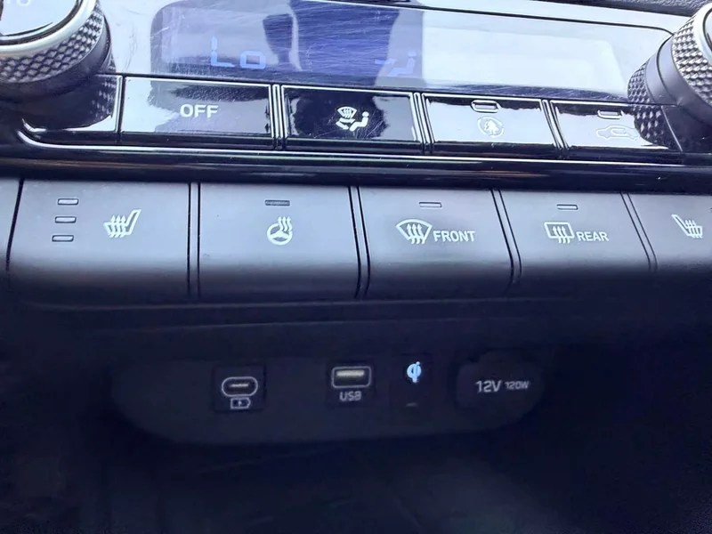 Hyundai Elantra — фото 20