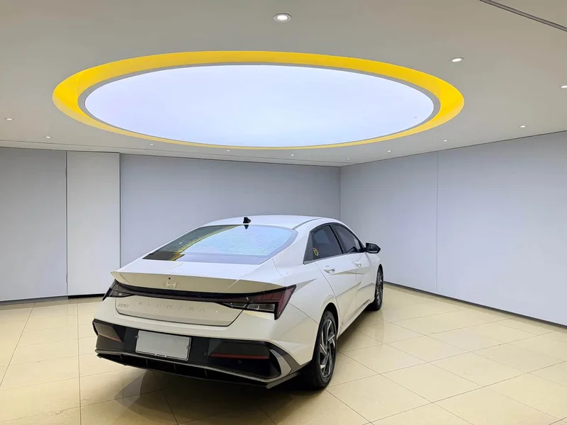 Hyundai Elantra — фото 4