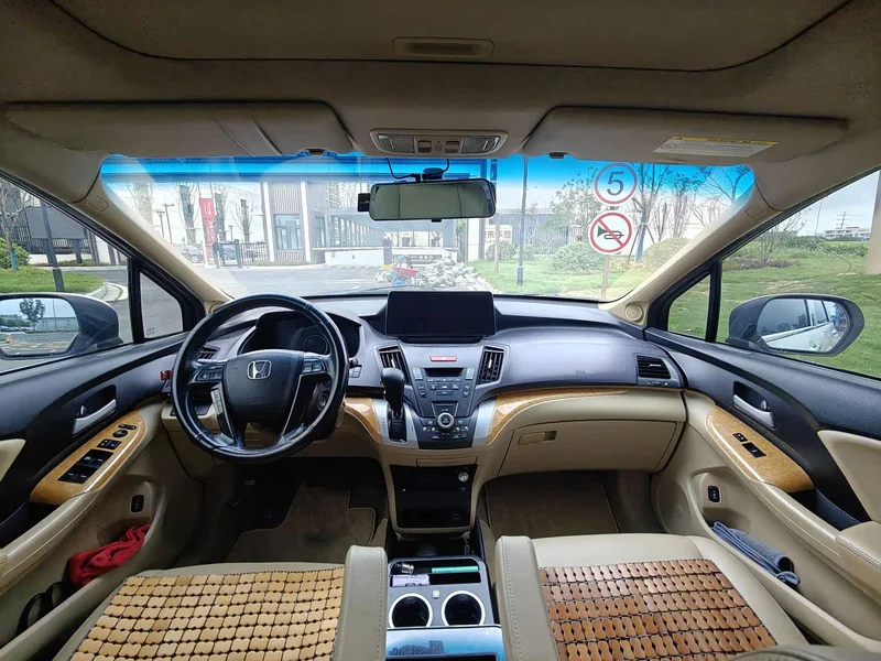 Honda Odyssey — фото 11