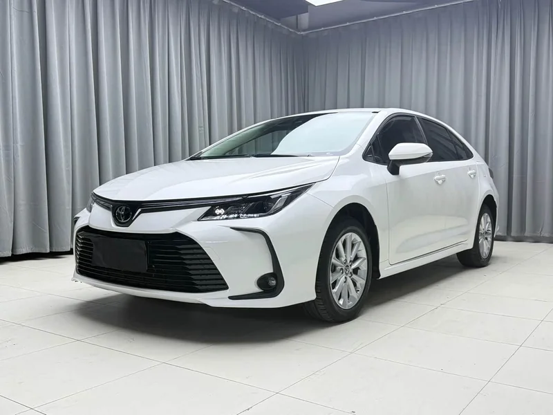 Toyota Corolla — фото 1