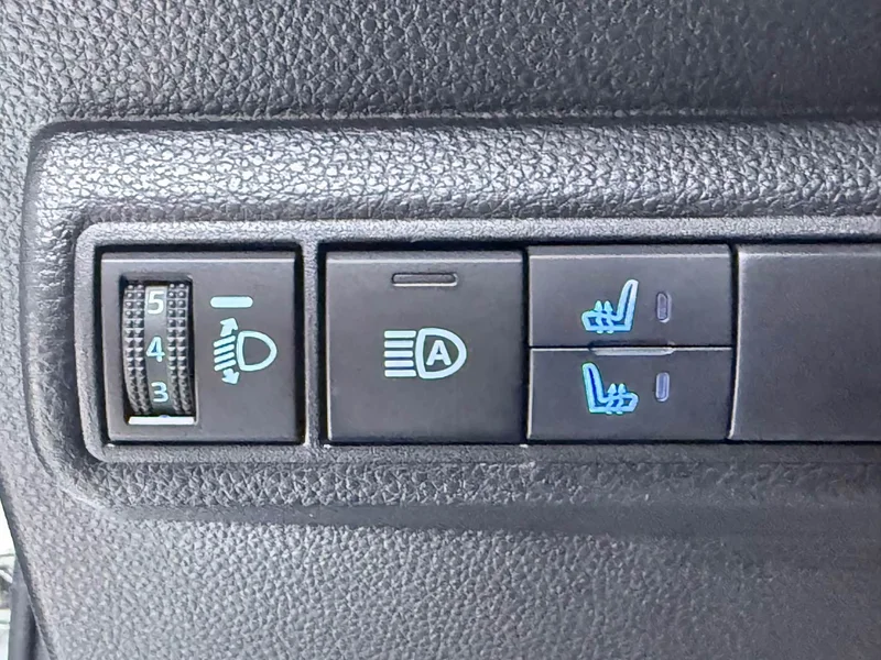 Toyota Corolla — фото 14