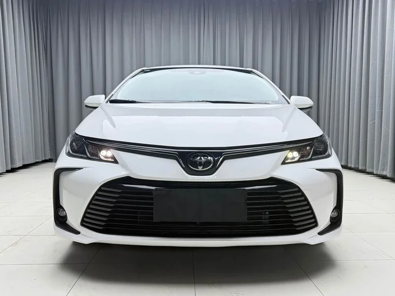 Toyota Corolla — фото 3