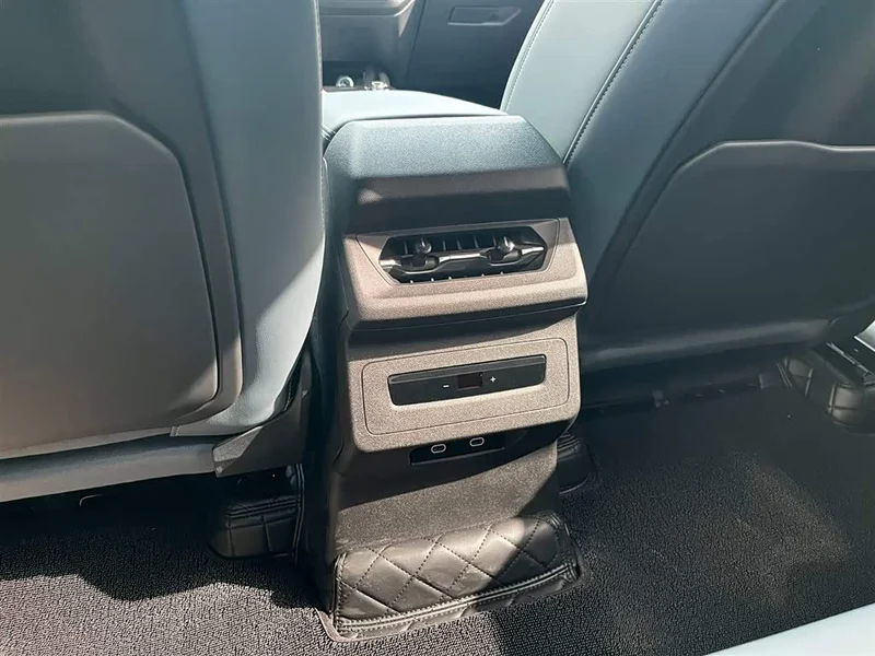 Audi Q6L e-tron — фото 12