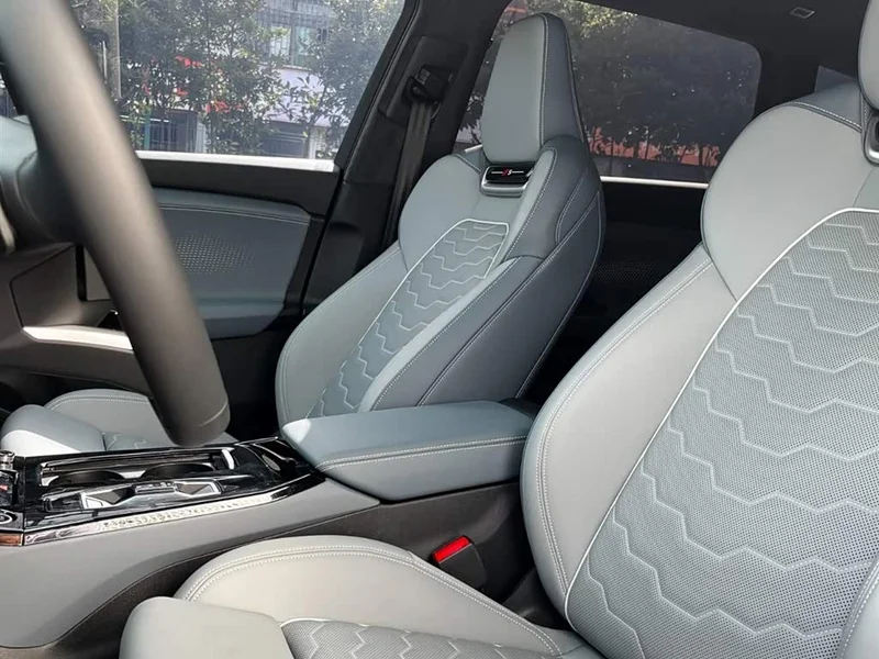 Audi Q6L e-tron — фото 15