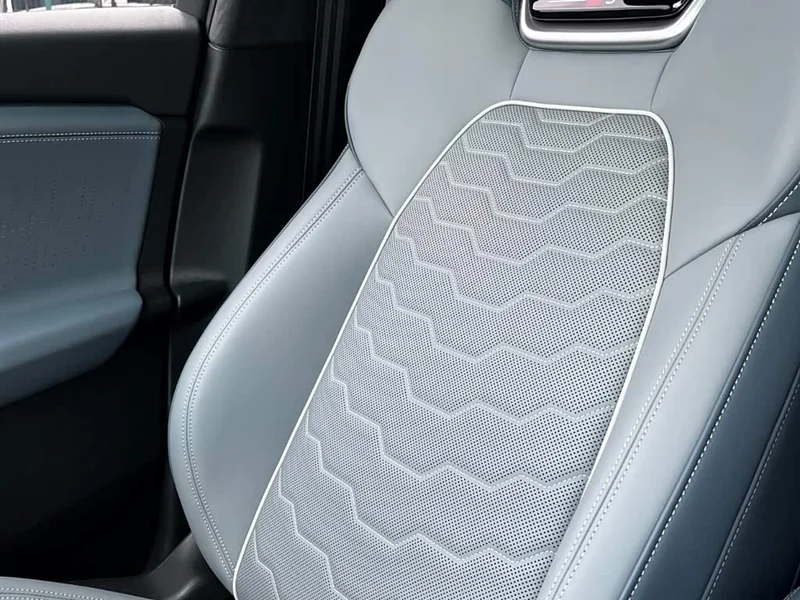 Audi Q6L e-tron — фото 20