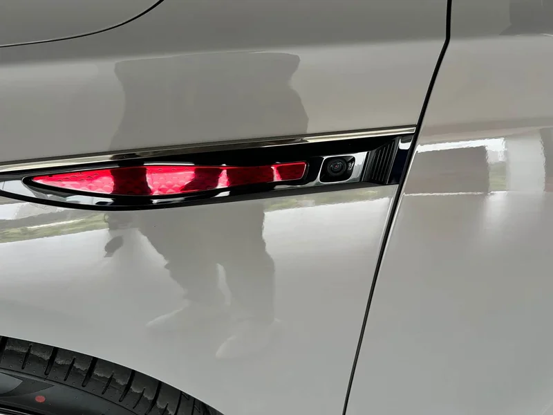 Hongqi EH7 — фото 19