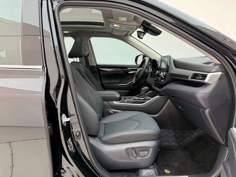 Toyota Highlander — фото 18