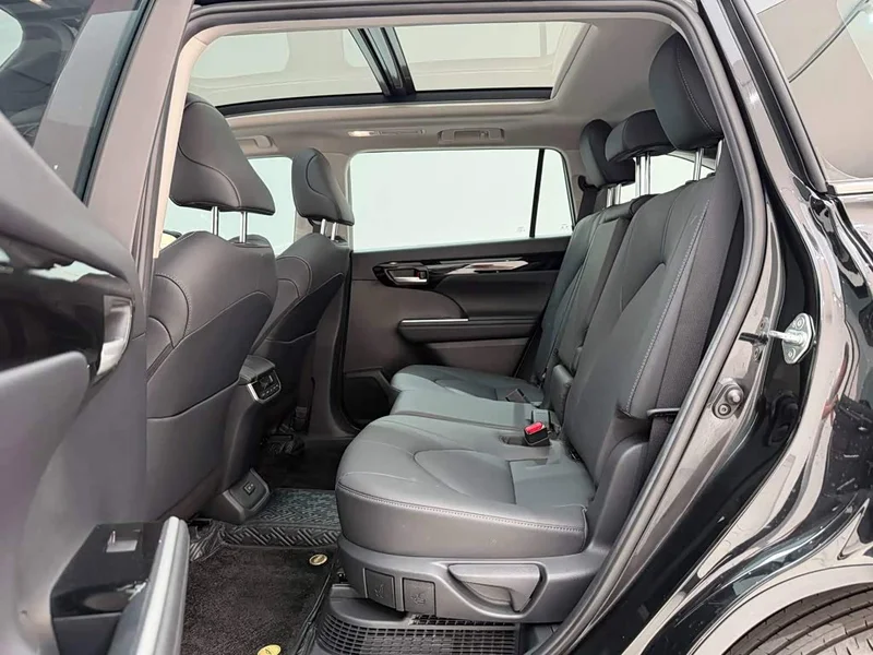 Toyota Highlander — фото 19