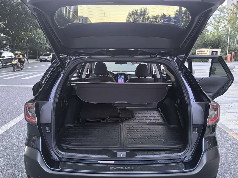 Subaru Outback — фото 10