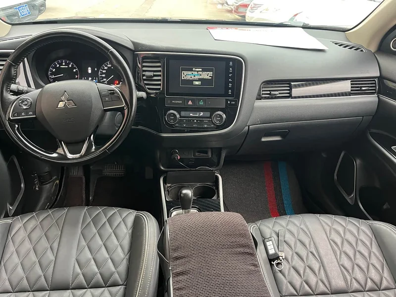 Mitsubishi Outlander — фото 12