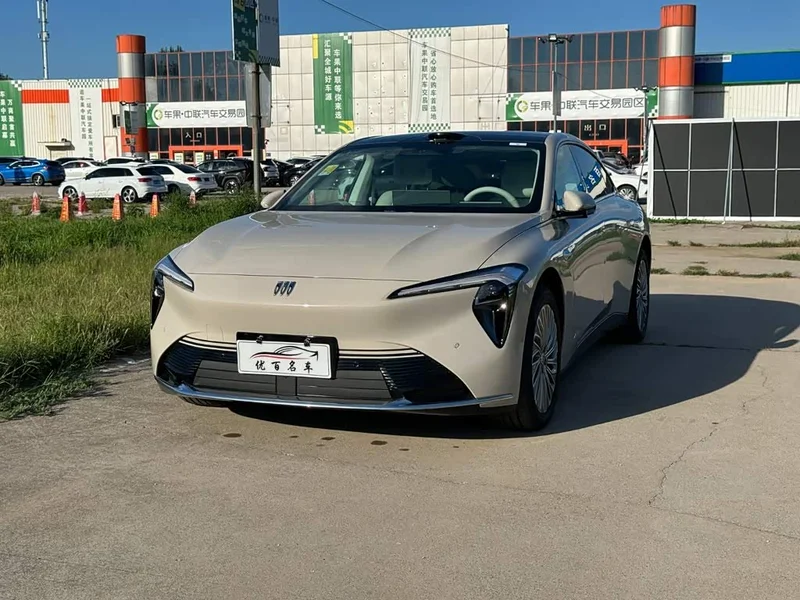 Buick ZhiJing L7 — фото 1
