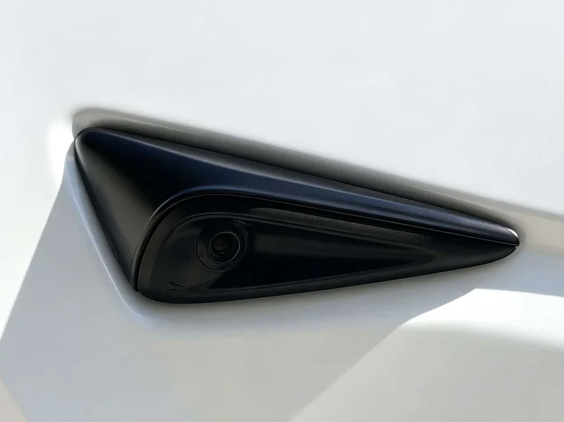 Tesla Model Y — фото 11
