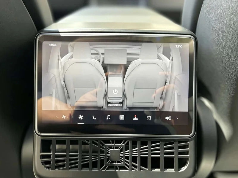 Tesla Model Y — фото 17