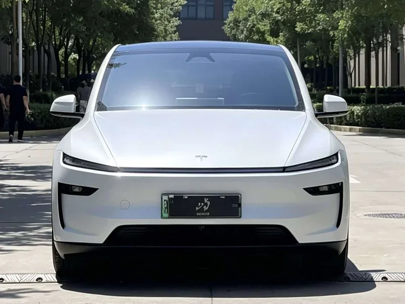 Tesla Model Y — фото 2