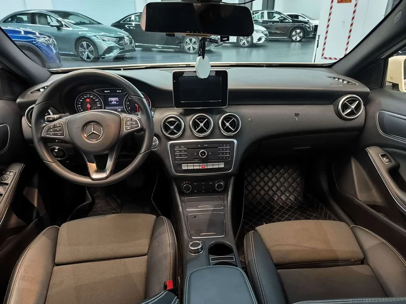 Mercedes-Benz A-Class (Imported) — фото 12