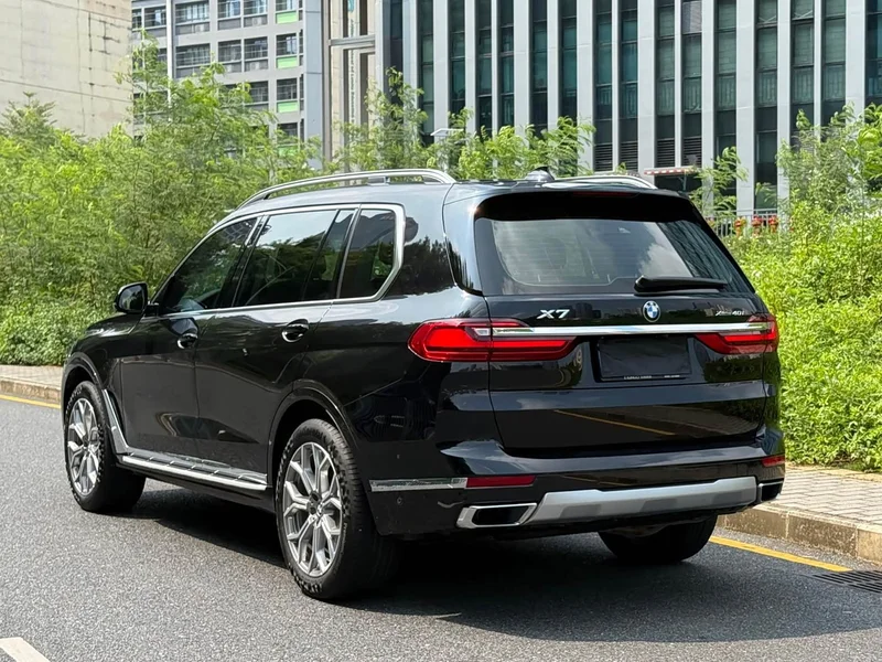 BMW X7 — фото 23